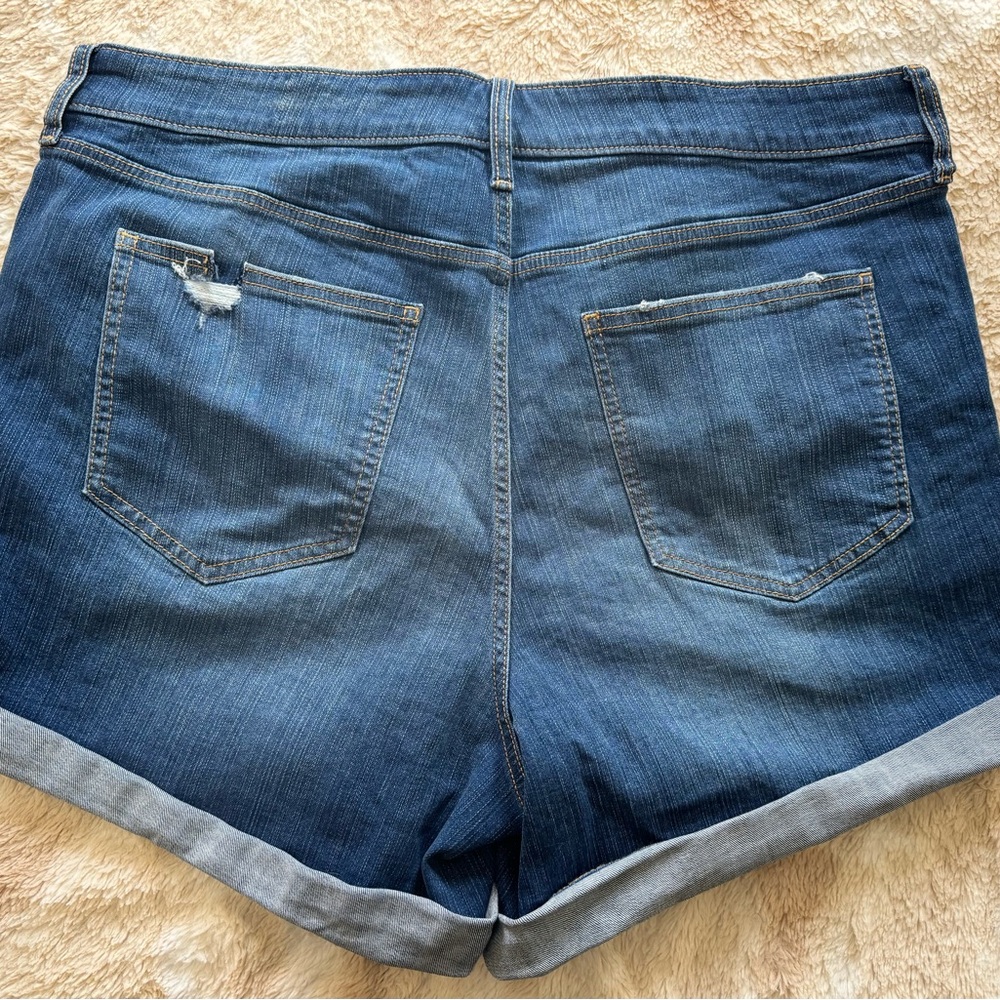 Torrid Distressed Blue Jean Shorts - Picture 3 of 4